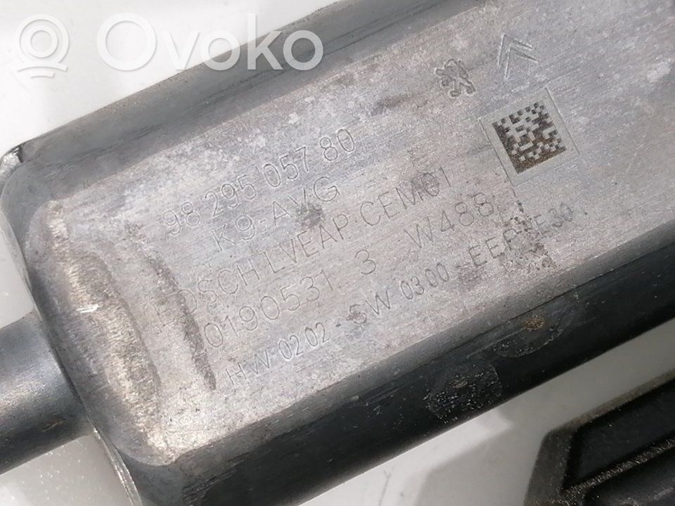 Peugeot Rifter Motor del regulador de la ventanilla de la puerta delantera 