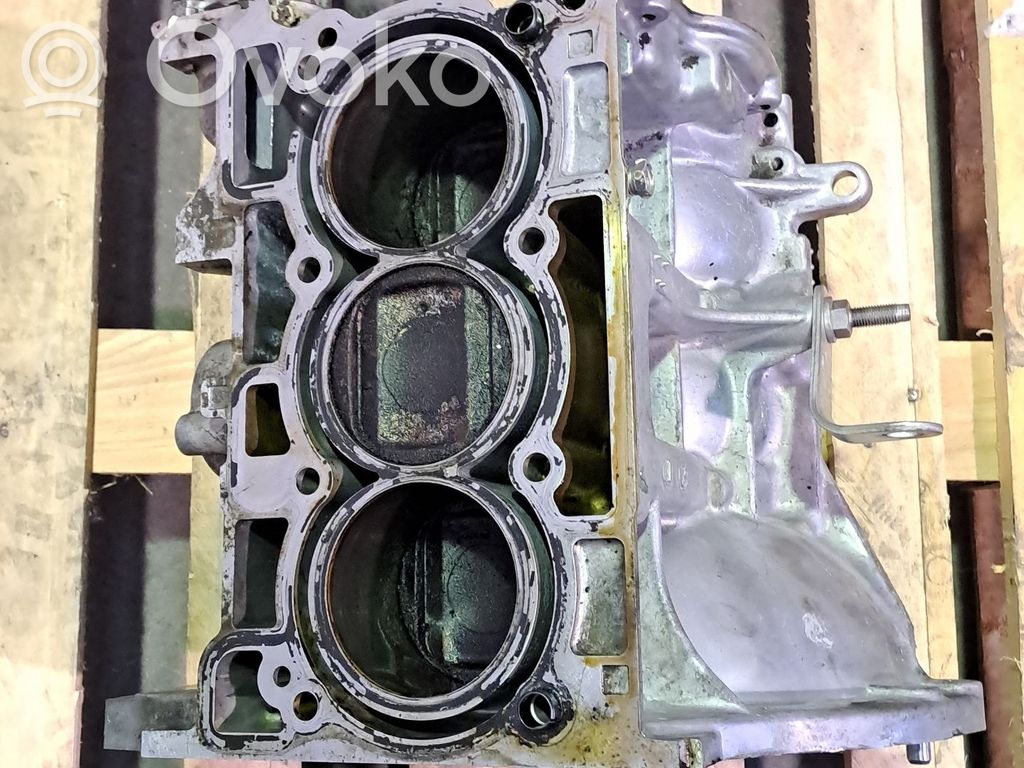 Nissan Note (E11) Bloque de motor 