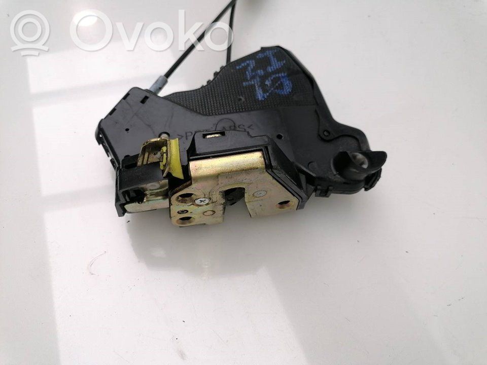 Cerradura de puerta delantera   6904002152