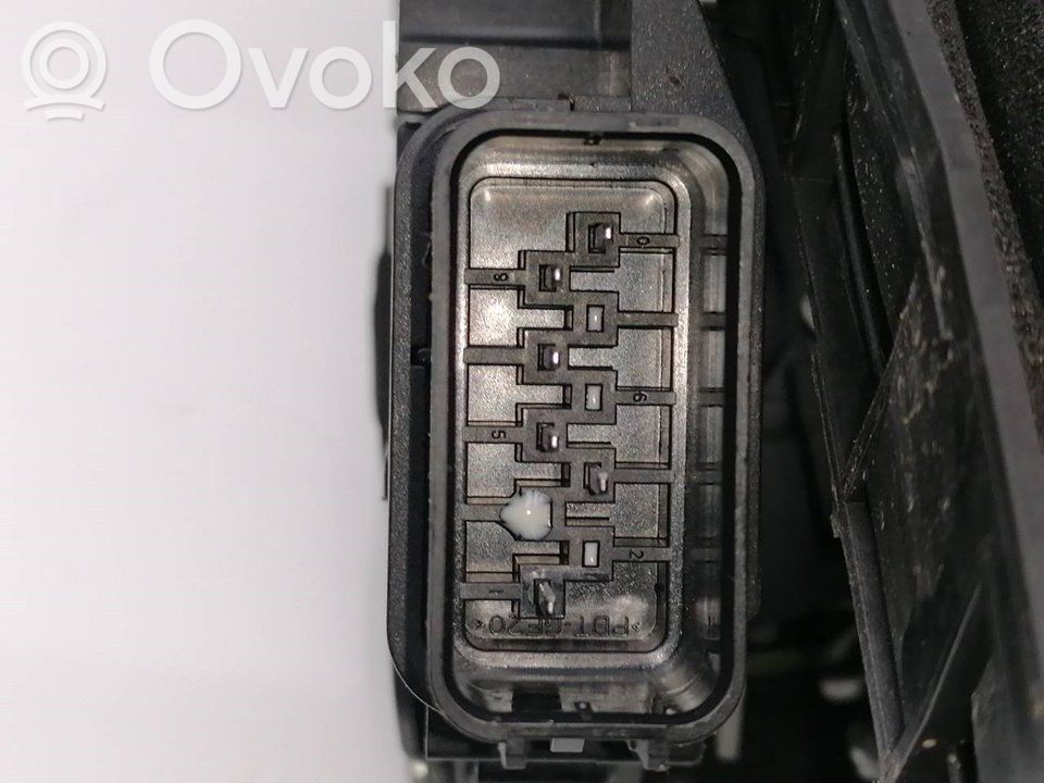 Ford C-MAX I Serratura portiera posteriore