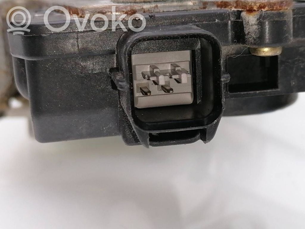 Cerradura de puerta trasera   MB887216