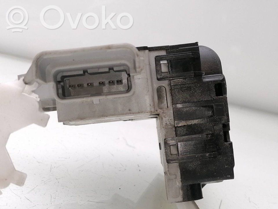 Peugeot 407 Zamek drzwi przednich 