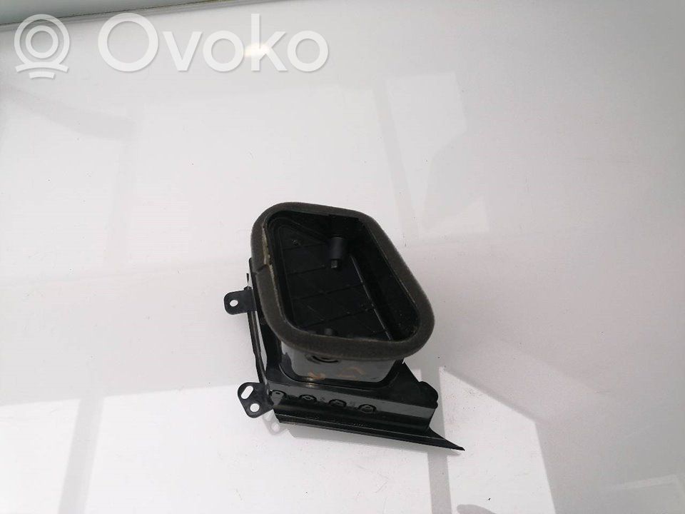 Iveco Daily 45 - 49.10 Rejilla de ventilación central del panel 