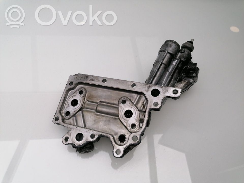 Subaru Legacy Öljynsuodattimen kannake 