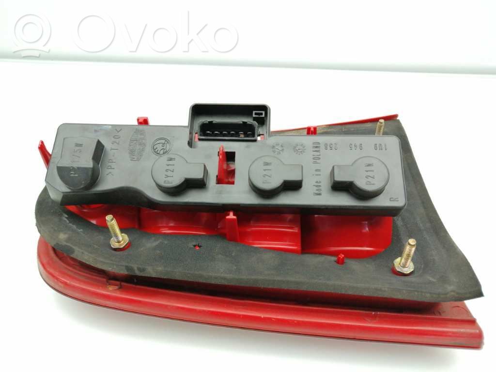 Takavalon polttimo   1U9945096C,1U9945112C,1U9945112C