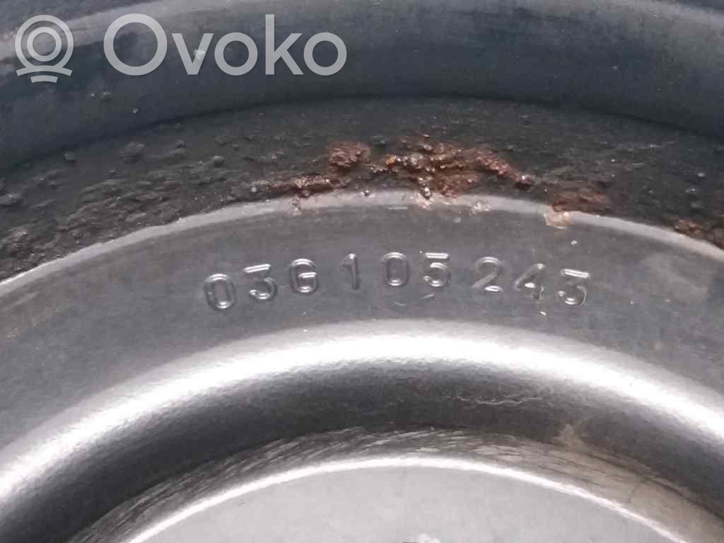 Kampiakselin vauhtipyörä   03G105243