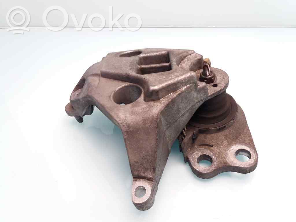 Renault Clio II Engine mount bracket 