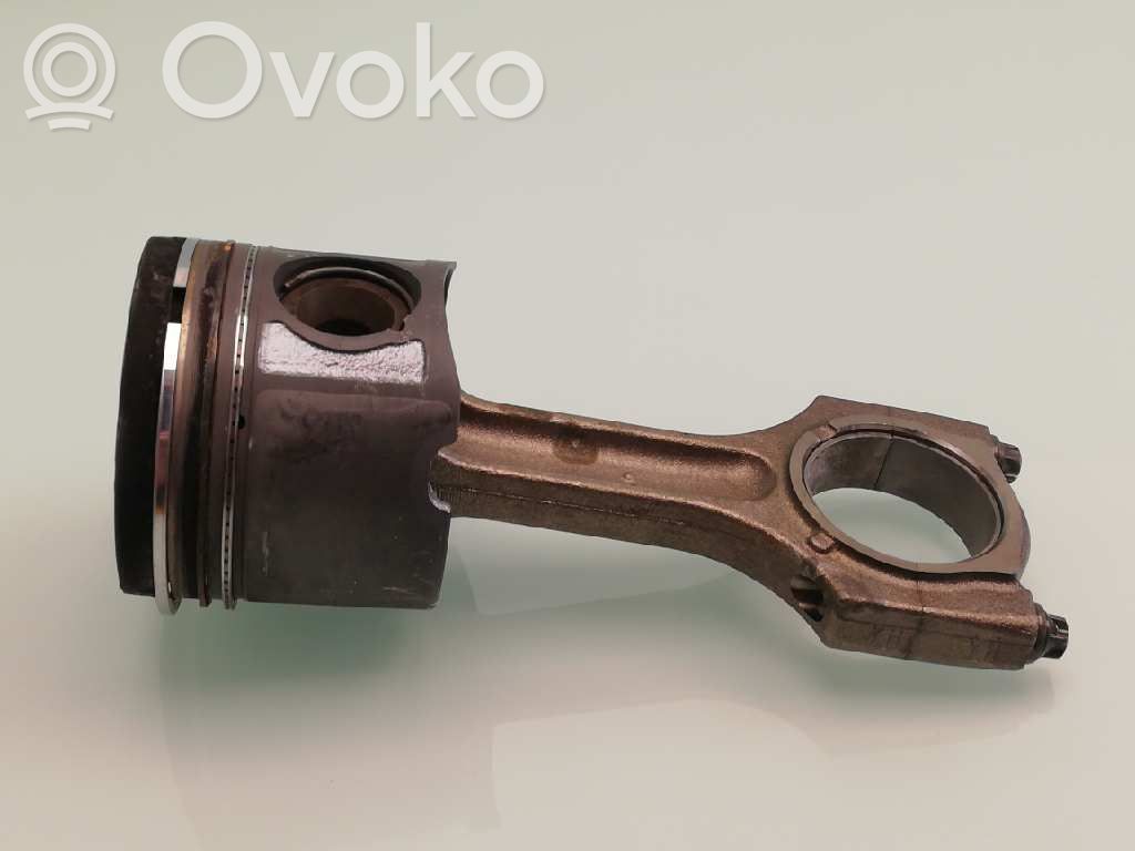 Piston   8487E