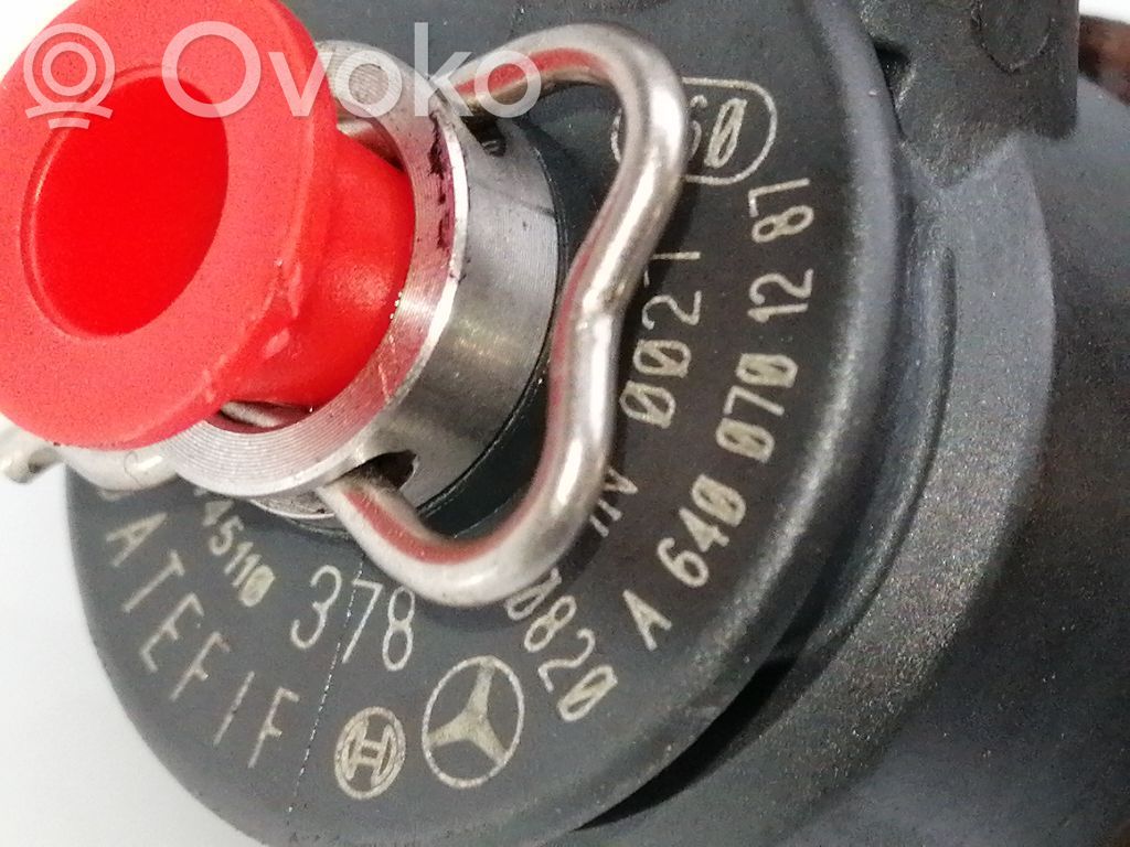 Inyector de combustible   A6400701287