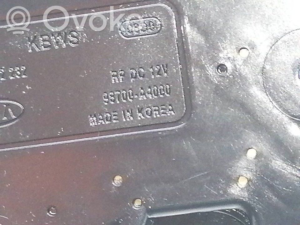 KIA Carens III Moteur d'essuie-glace arrière 