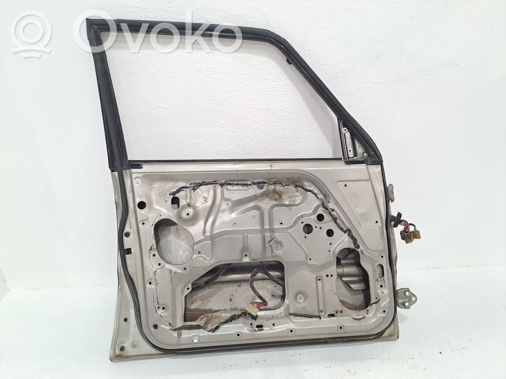 Puerta delantera   MB861335