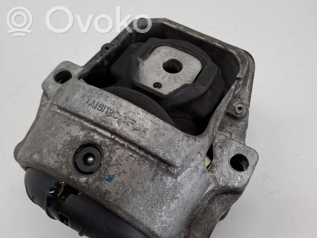 Soporte de montaje del motor   8R0198381P