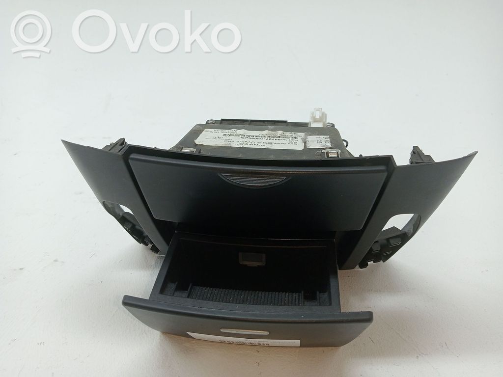 Auton tuhkakuppi   845501H150EQ,847701H050EQ