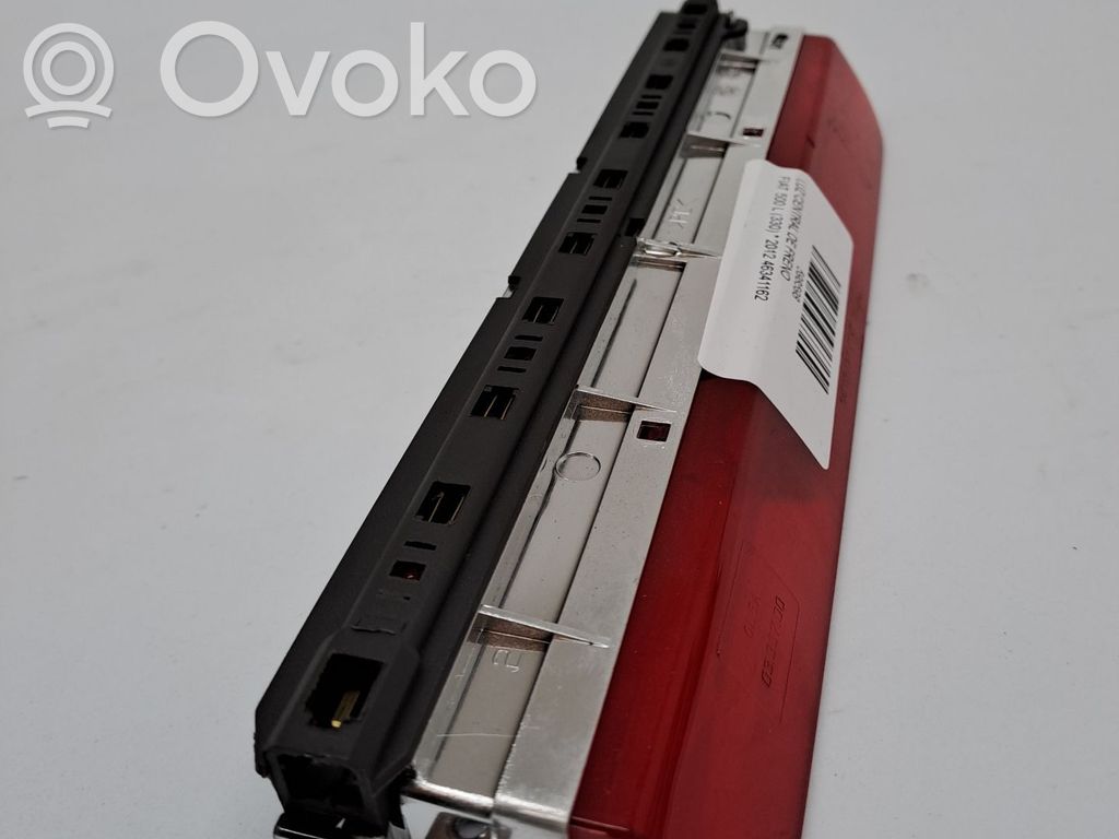 Kolmas/lisäjarruvalo   735542373