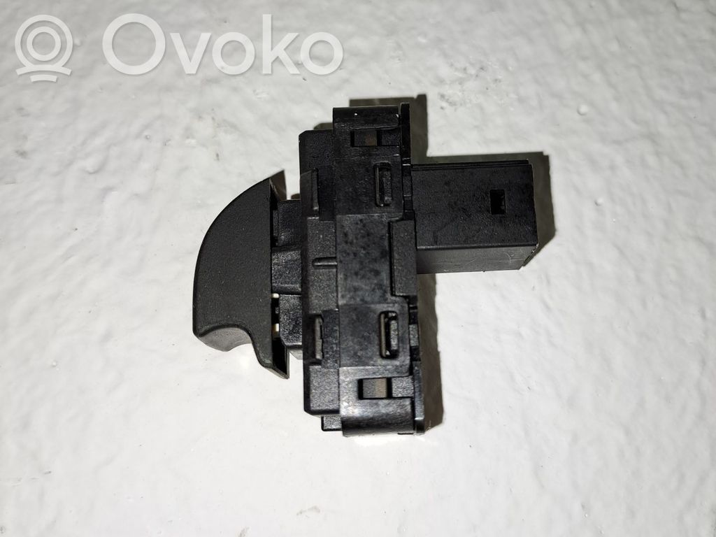 Interrupteur commade lève-vitre   649030