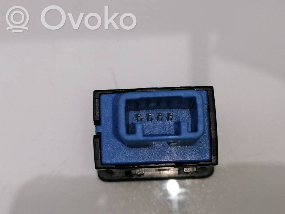 Otros interruptores/perillas/selectores   8602A050