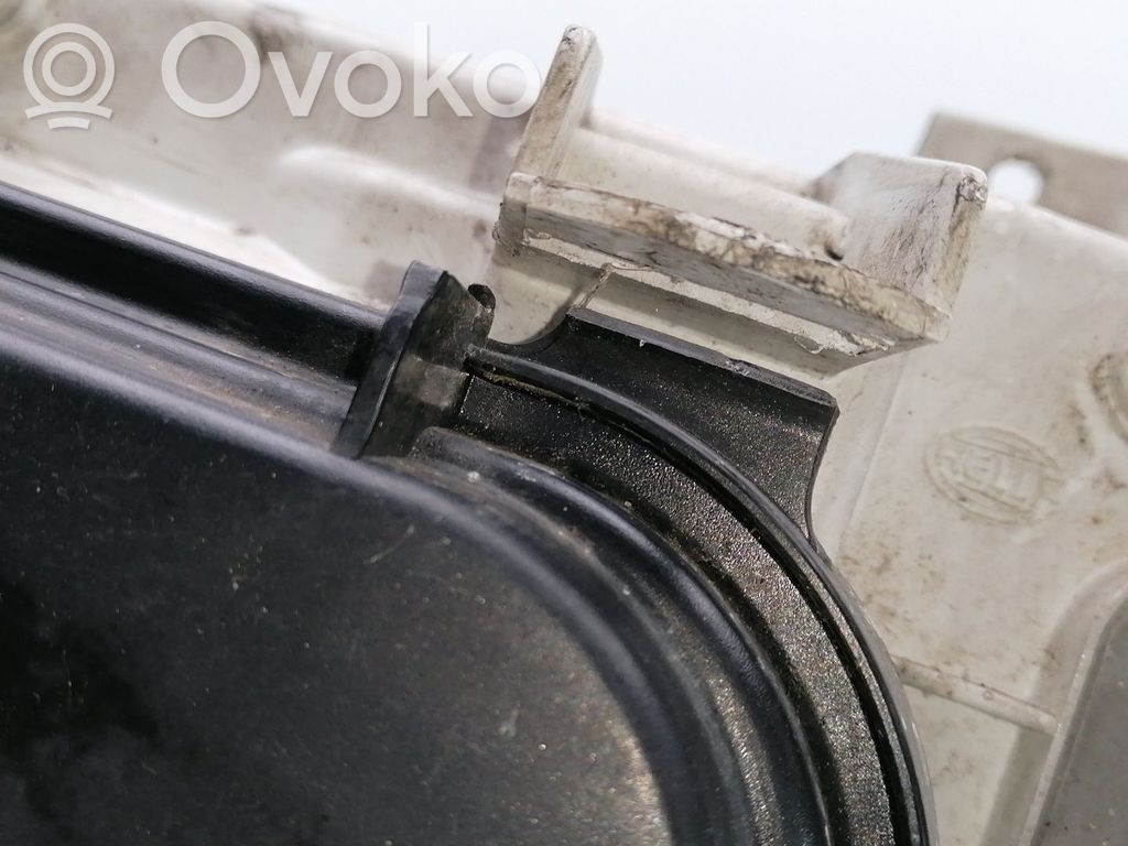 Mercedes-Benz Sprinter W901 W902 W903 W904 Lampa przednia