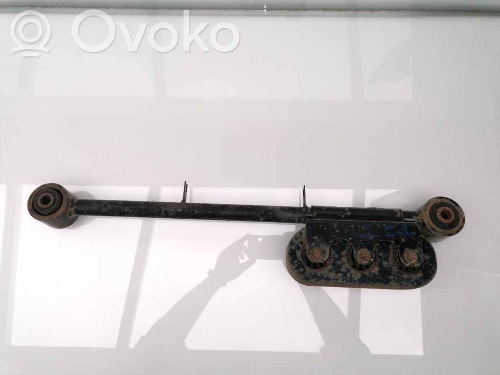 Nissan NP300 Querlenker Achsschenkel hinten