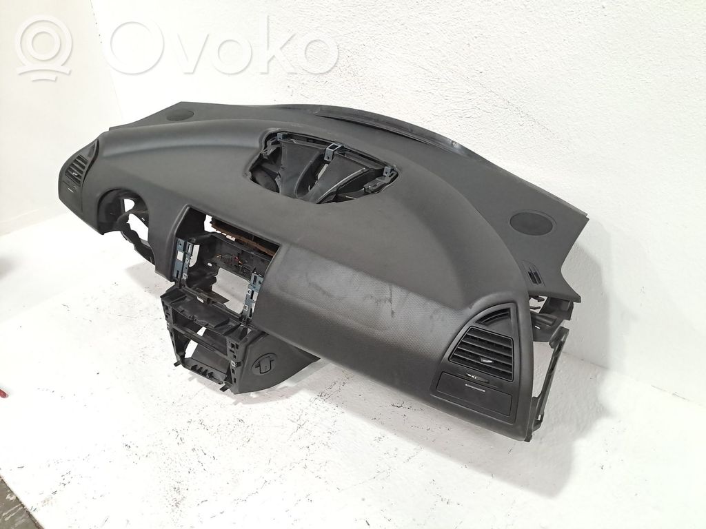 Dashboard   8211NQ