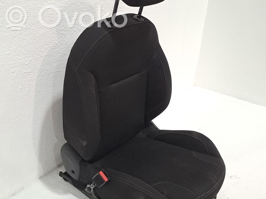 Peugeot 208 II Siège conducteur avant