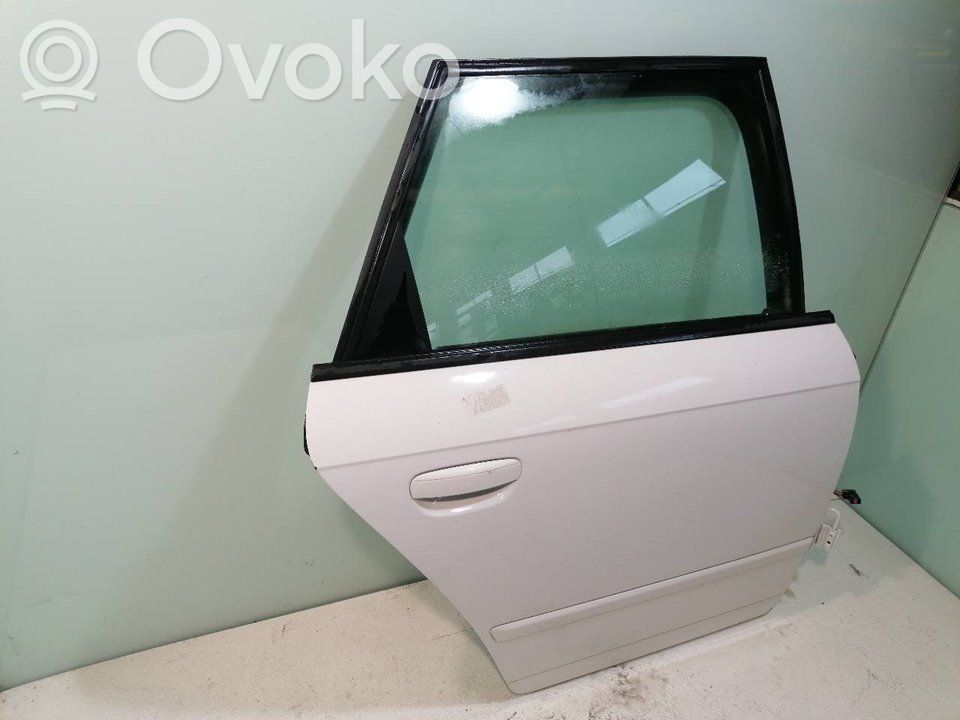 Puerta trasera   3R0833052