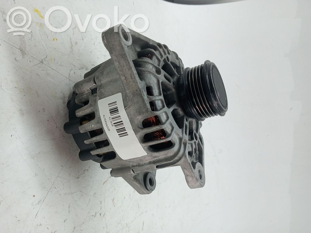 Alternator   373002A651