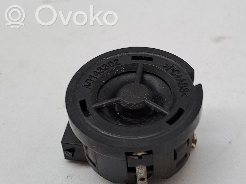 Altavoz de la puerta delantera   55701249,528393184