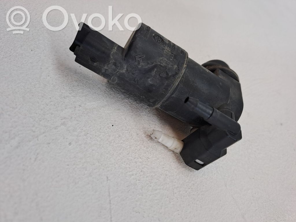 Peugeot 208 II Pompa lavavetri parabrezza/vetro frontale 