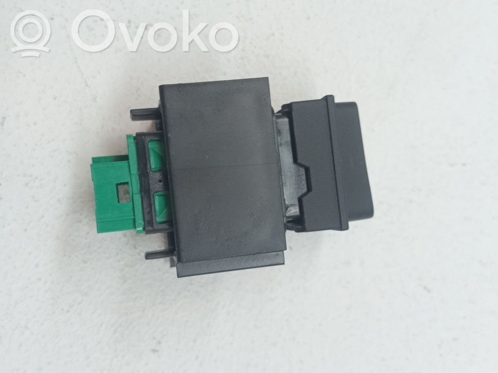 Unidad de control/módulo de carrocería central   96780990ZD