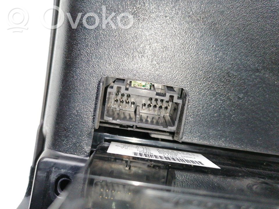 Boutons / interrupteurs volant   31350135,8648679,1281495CS