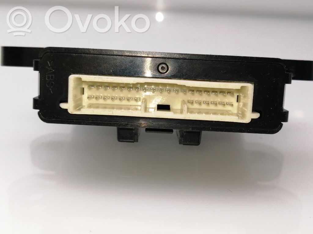Unidad de control/módulo de carrocería central   8637A661
