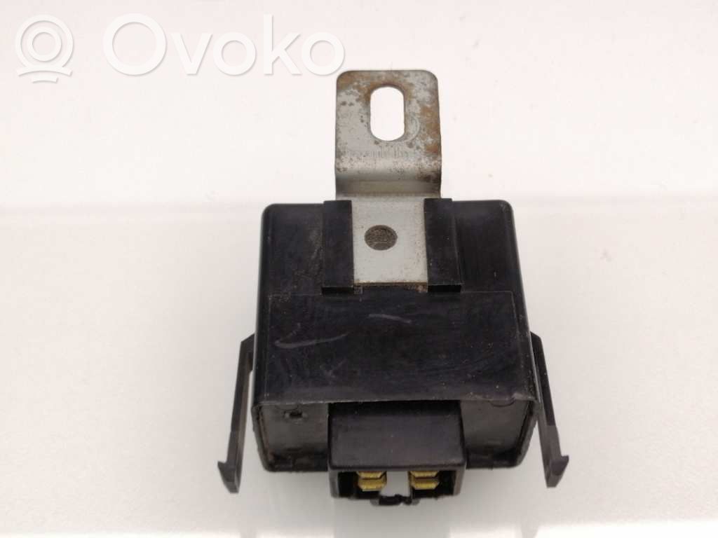 Mitsubishi L200 Modul de control caroserie central 