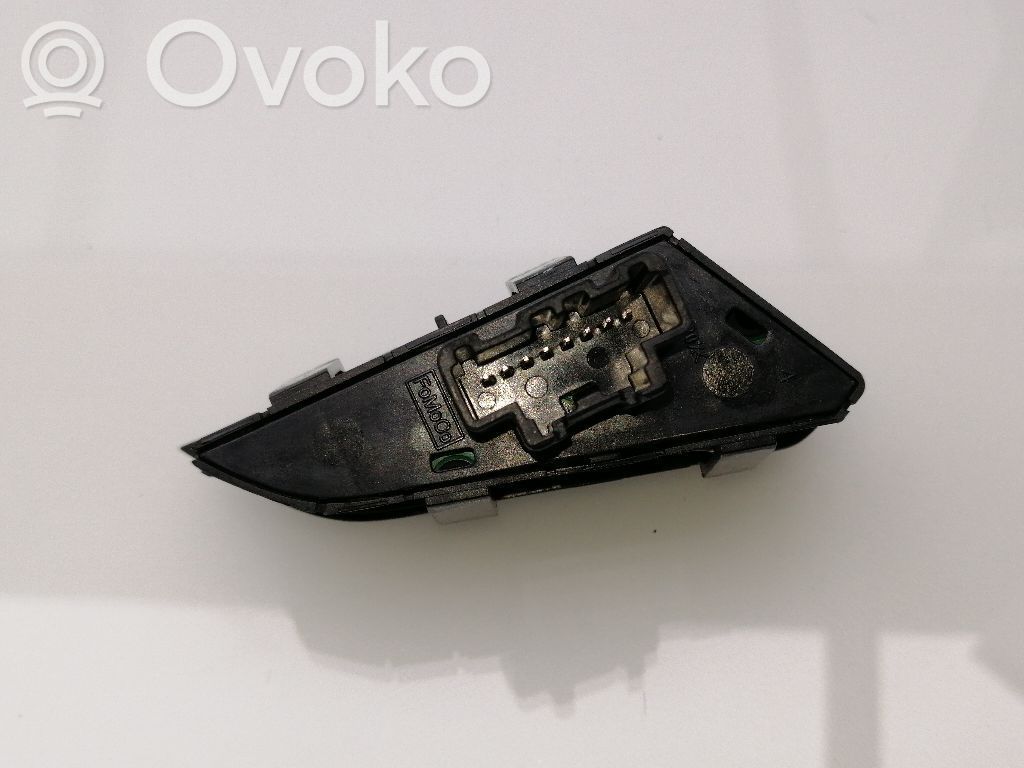 Ford Mondeo Mk III Pulsanti/interruttori sul volante 