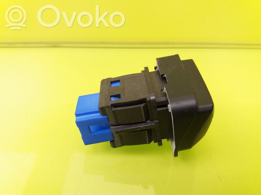 Botón interruptor de luz de peligro   96750916ZD