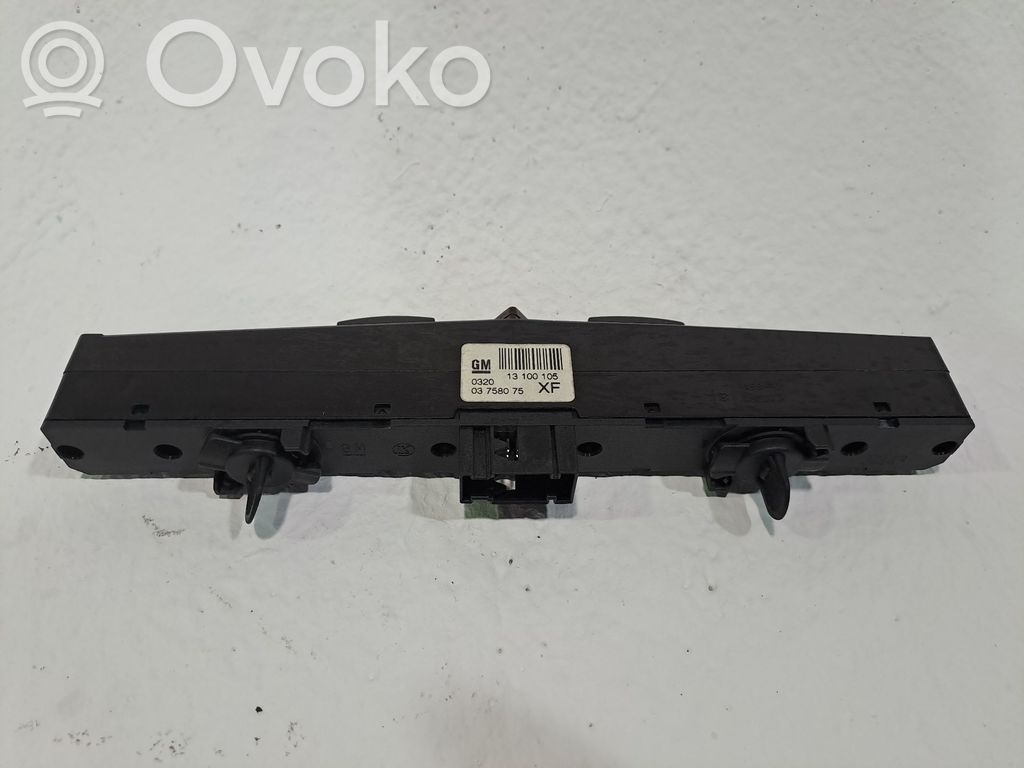 Botón interruptor de luz de peligro   13129281,13100105