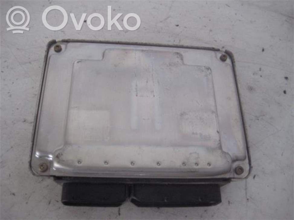 Motorsteuergerät ECU   038906012AT,0281010062