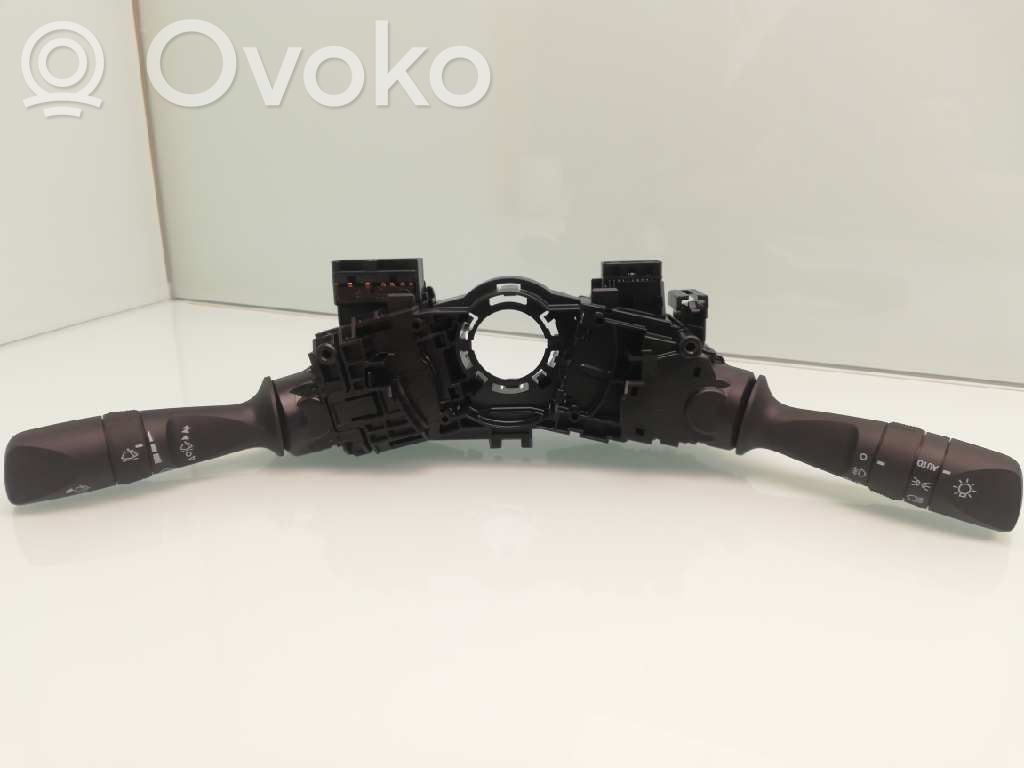 Toyota Land Cruiser (J120) Butoane/comutatoare pe volan 