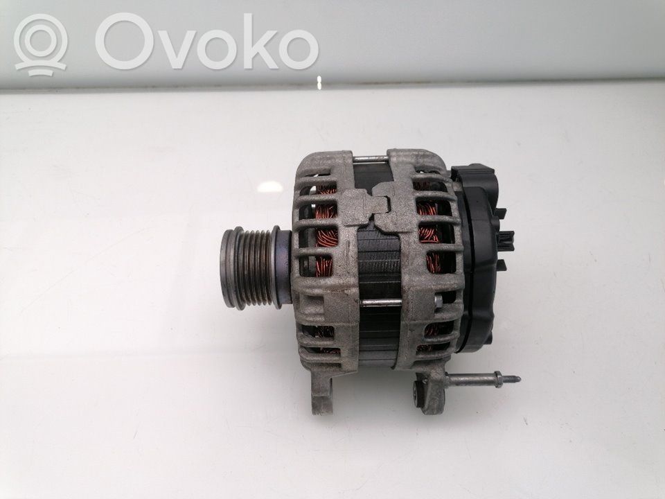 Alternador   04L903023K