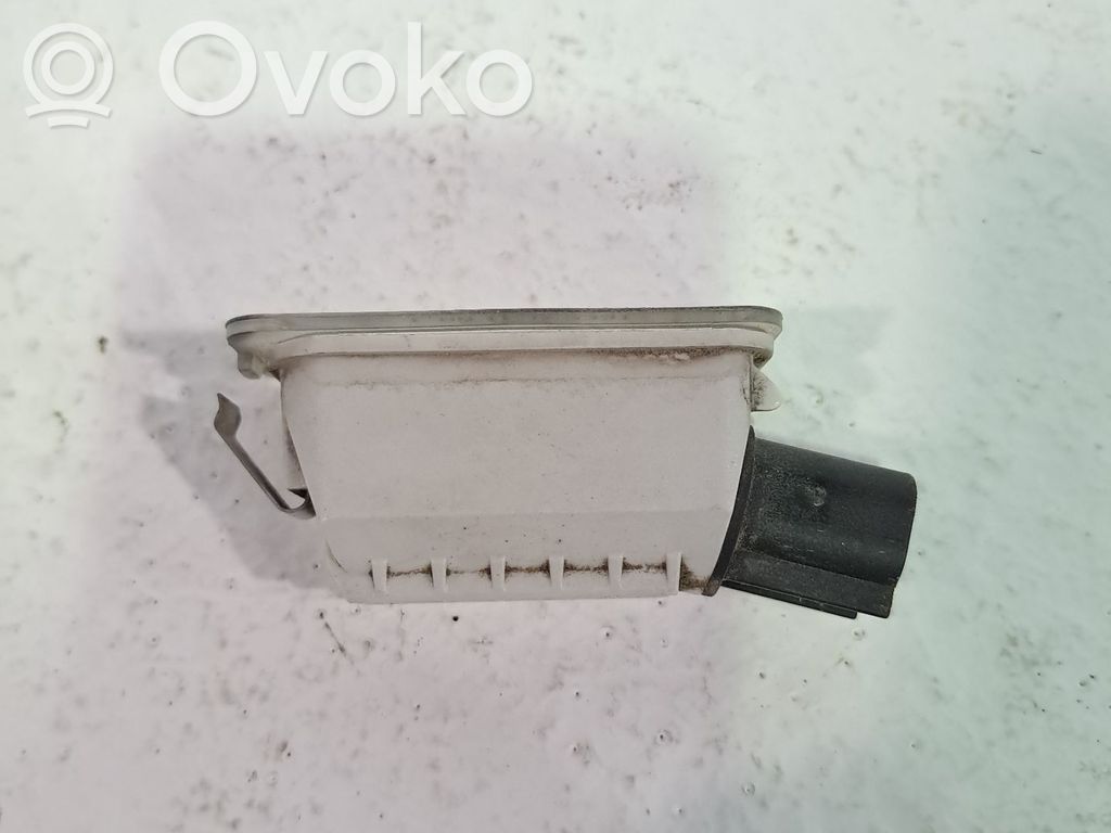 Ford Mondeo MK II Éclairage de plaque d'immatriculation 