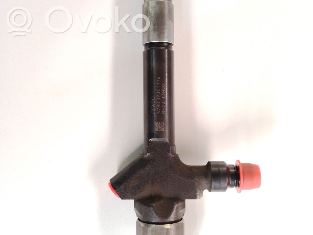 Fuel injector   RF7J13H50,578009J01775