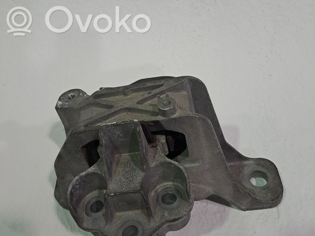 Ford Focus Engine mount bracket 