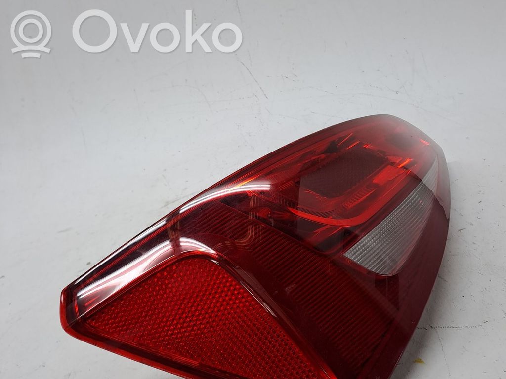 Audi Q5 SQ5 8R Takavalon polttimo 
