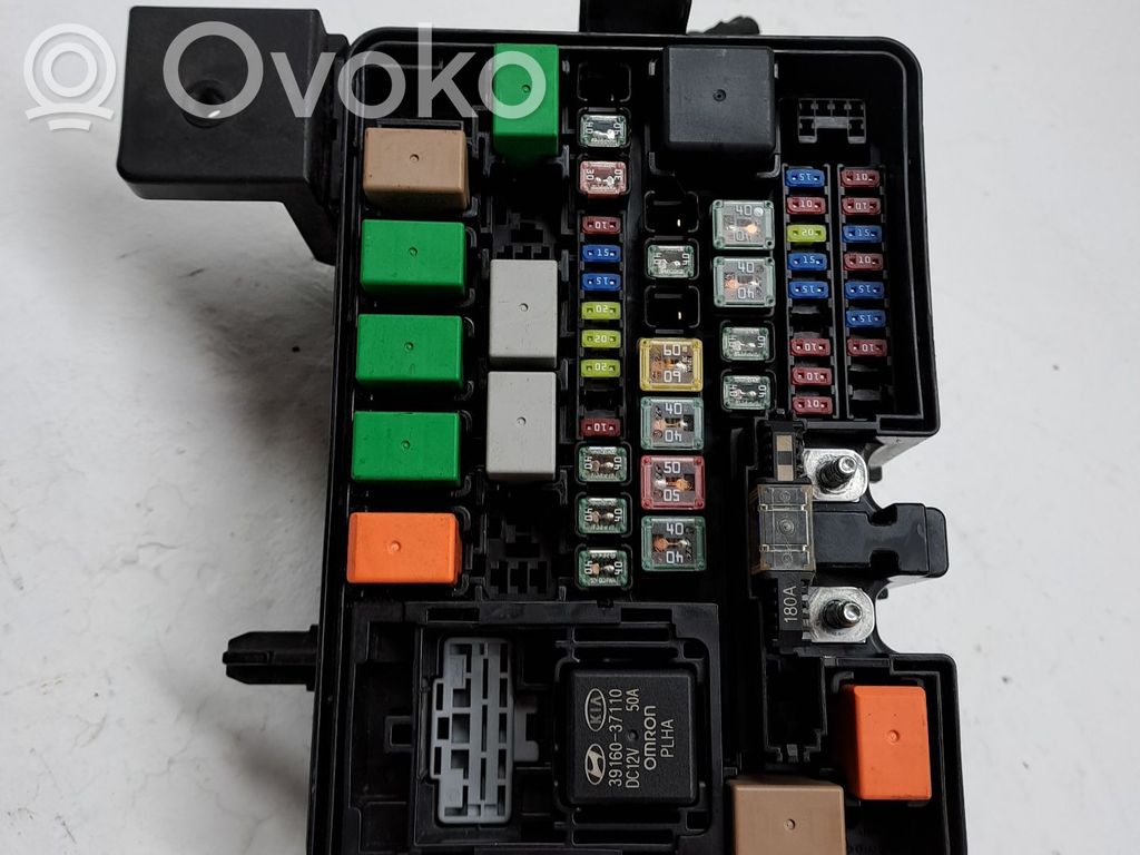KIA Stonic Fuse module 