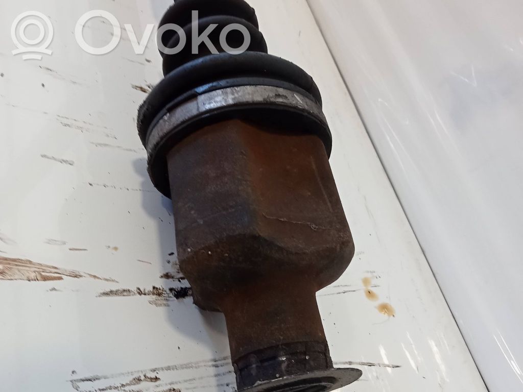 Etuvetoakseli   8200029455