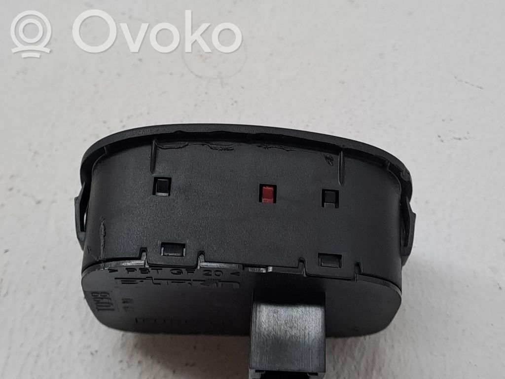 Peugeot Bipper Botón interruptor de luz de peligro 