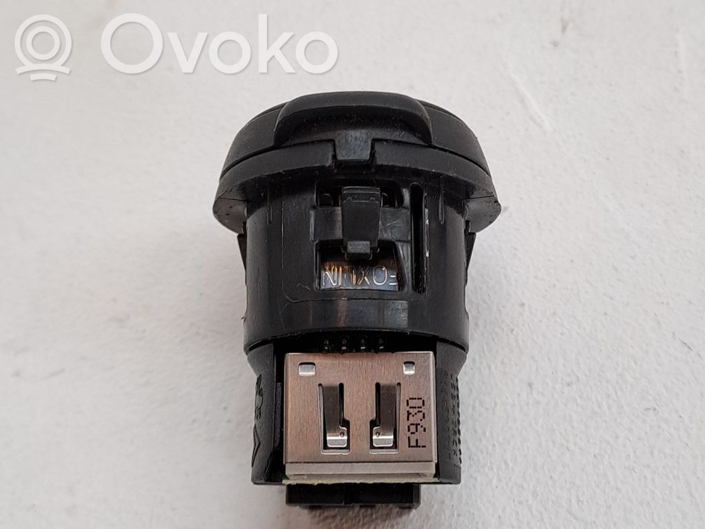 Unidad de control/módulo de carrocería central   8227E4,96661053ZD