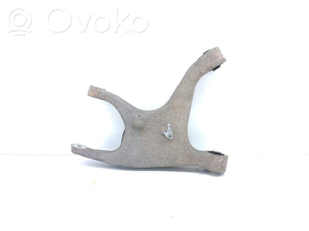 Brazo de suspensión trasera   8R0505311F