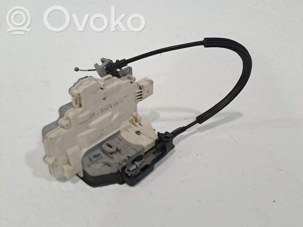 Volkswagen PASSAT B3 Încuietoare ușă spate 