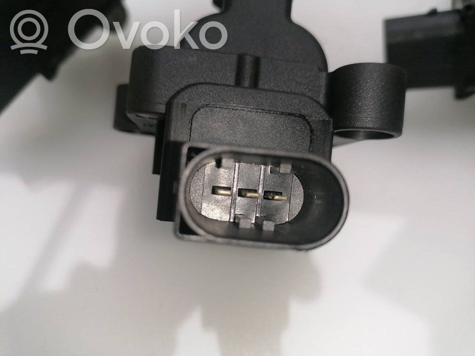 Bobina de encendido de alto voltaje   A0001501580
