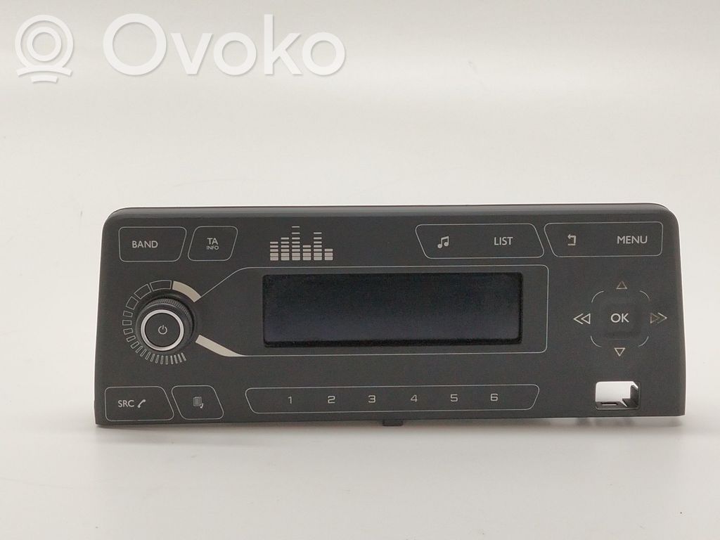 Panel / Radioodtwarzacz CD/DVD/GPS   9830084880,4390160113